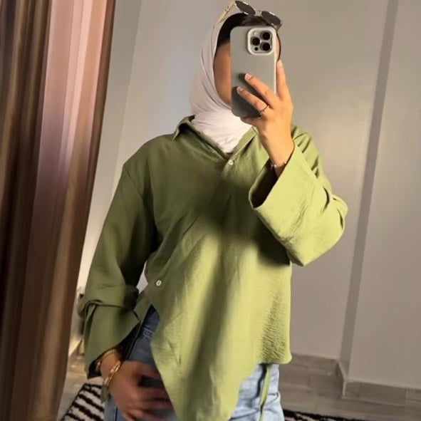 “Effortless Elegance in Green”